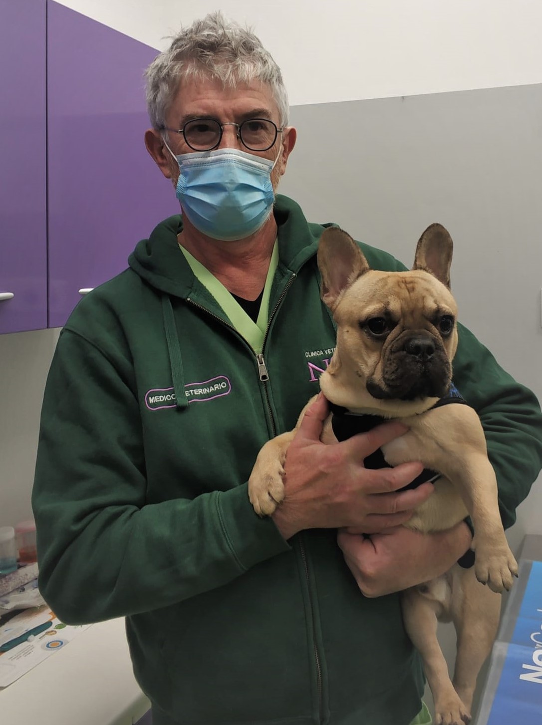 Nella foto il Dr.Danzi con Kobe , nato con una grave malformazione del palato ed operato a 4 mesi di età. nella foto Kobe ha 15 mesi ed è guarito.